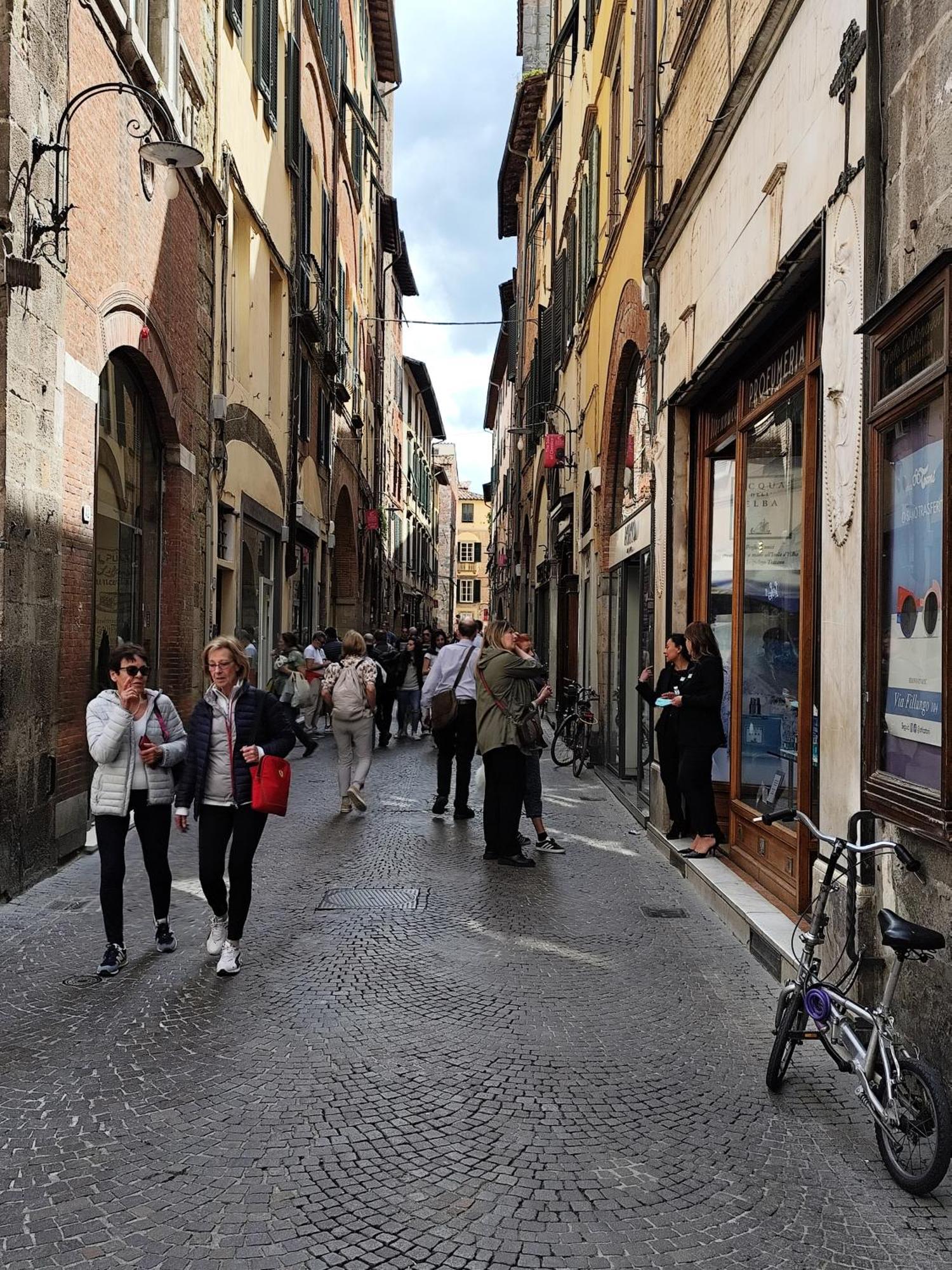 Casa Rosina + Box Per Auto 2 Bici 1,5Km Dalle Mura Lucca Luaran gambar