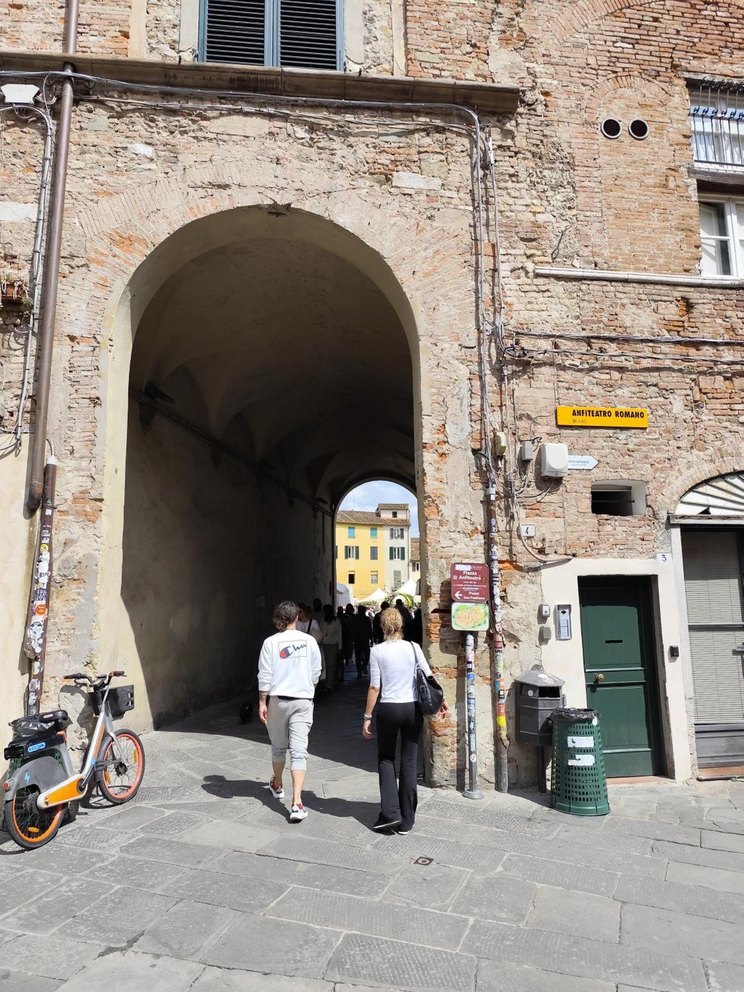 Casa Rosina + Box Per Auto 2 Bici 1,5Km Dalle Mura Lucca Luaran gambar